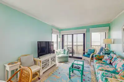 Image de 3rd-Floor Condo in Direct Oceanfront Location with Panoramic Views & Free WiFi