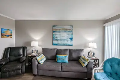 Image de Oceanfront, 1st-Floor Condo with Patio, WiFi, Washer/Dryer & Shared Pools/Grills