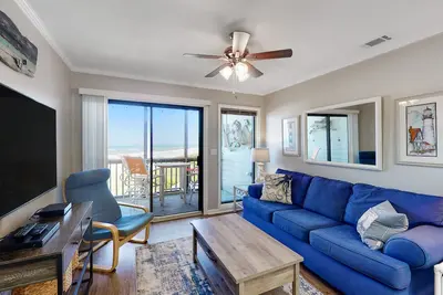 Image de Third-Floor, Oceanfront Condo with Excellent View, Balconies, WiFi & Shared Pool