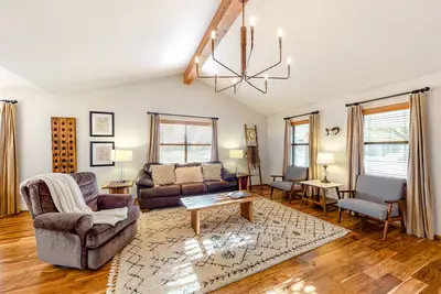 Image de Lovely home near downtown with bikes, firepit & washer\/dryer