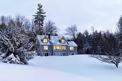 Image de Lovely mountain retreat with amazing views, game room, firepit, & woodstove