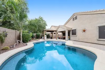 Image de Dreamy home with private pool, high-speed WiFi, full kitchen, & W/D