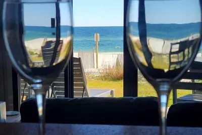 Image de Amazing View! Luxury Beachfront Get Away. 3 Br/2 Ba 1st Floor Unit on the beach!