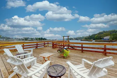 Image de Bayfront Cottage on Mill Cove w/ Private Dock & Furnished Deck - Walk Downtown