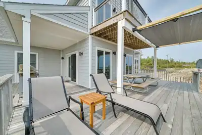 Image de Chic Townhome on Lake Huron w/ Private Beach!