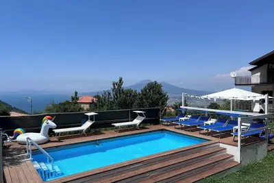 Image de Appartements avec piscine et vue imprenable sur le Golfo di Napoli