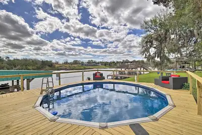 Image de Waterfront San Jacinto River Home w/ Boat Slip!