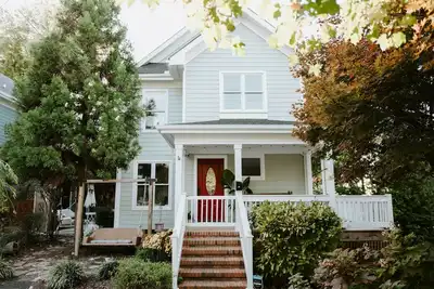 Image de Home with Outdoor Oasis in Downtown Raleigh!