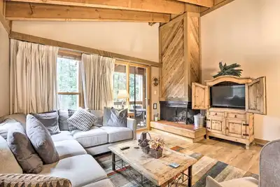 Image de 1 Mi to Northstar California: Truckee Townhome!