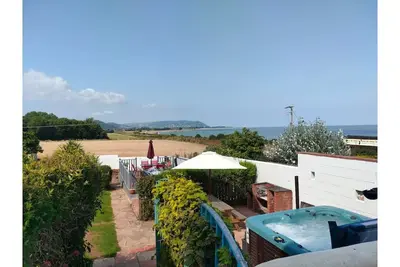 Image de Pebbles Reach, 2 Bed Sea view apartment & hot tub