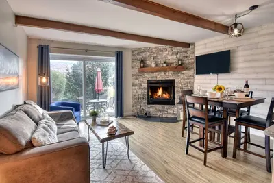 Image de Appartement Élégant - Vue Lac Tremblant & Montagne