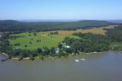 Image de Amazing 432-Acre Waterfront Estate ~ Dock ~ Kayaks ~ Beaches ~ Fire Pit