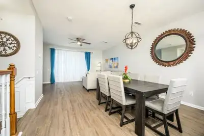 Image de Epic Universe New Listing Beautiful Townhome, Vista Cay | 4019