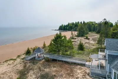 Image de Beachfront De Tour Village Townhome w/ Patio!