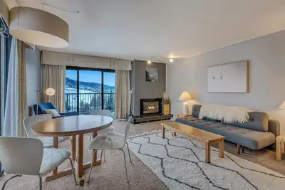 Image de Walk to Ski 1br w/ Slope Views #1047