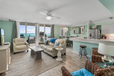 Image de Fort Walton Beach/Destin Beachfront 2-Bedroom, 2-Bathroom 3rd Floor Corner Condo