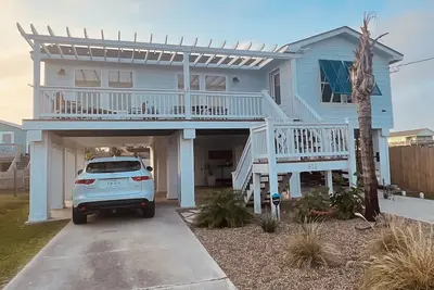 Image de • Beach House • Bay Views • Perfect for your Family •Awesome location
