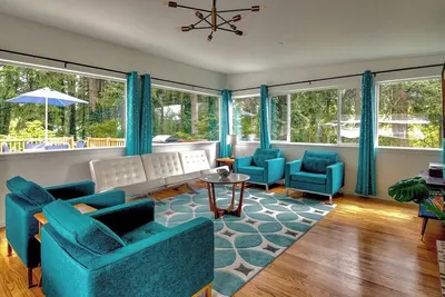 Image de Mid-Century Modern House w/Tiki Room & Hot Tub