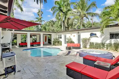 Image de Oasis 5 Bed, 3 Bath Pool Home Minutes to the Beach