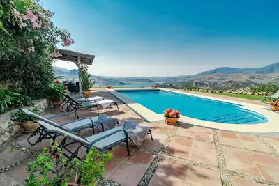 Image de Villa with breathtaking views over Lake Zahara