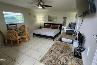 Image de #2 Studio near mineral springs.