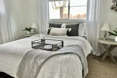 Image de The Fireside Suite - Cozy - 2br Home, Pet-Friendly