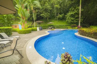 Image de Nice ground floor 3 bedroom with golf view