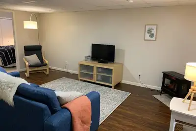 Image de Spacious 2 Bedroom Suite - Beautiful Foothills
