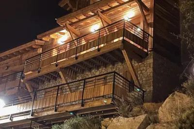 Image de Chalet en bois avec terrasse et jardin situé en plein centre de Font Romeu