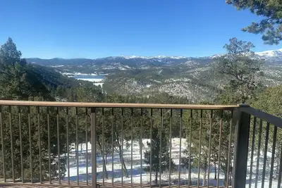 Image de Beautiful Condominium with Lake & Mountain View