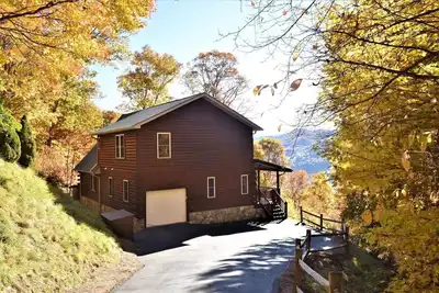 Image de Stallion Ridge Retreat - Incredible Mountain View, Hot Tub, Romantic, Paved Road