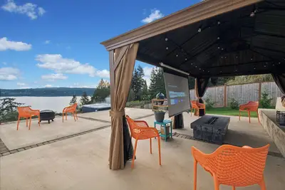 Image de High bank waterfront estate on Whidbey Island