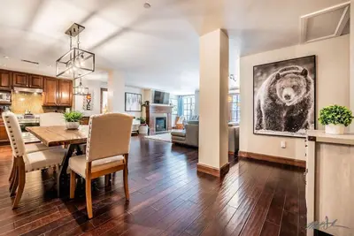 Image de Ascent Luxury 3 bedroom condo.