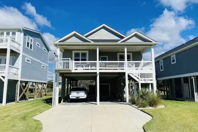 Image de Updated 4bd/2ba, ocean views, Lift, close beach access, Pet Friendly\n