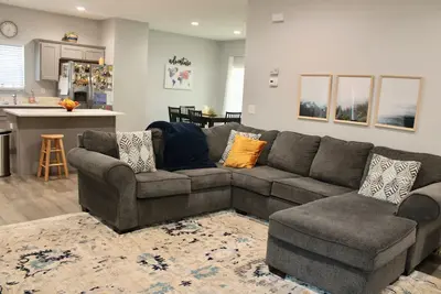 Image de Cozy-Modern Family Home in the Heart of Omaha