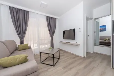 Image de Appartement d'une chambre avec la terrasse Makarska (A-19134-b)