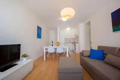 Image de Appartement de deux chambres avec le balcon Makarska (A-19145-c)