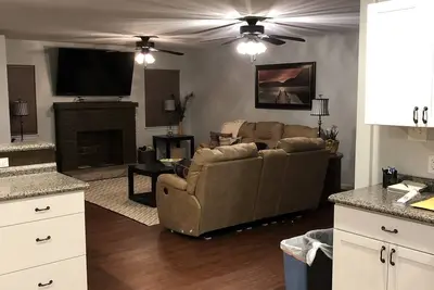 Image de Enid House - awesome location close to west main 4 Bedrooms