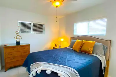 Image de Beautiful New Family Home in West Side Of Town