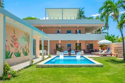 Image de Palm Villa - Direct Beach Access with Panoramic Views