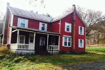 Image de The Red Farm House by Gore Mountain
