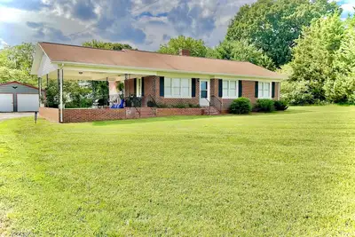 Image de Perfect for families or business, minutes to Newton and Hickory