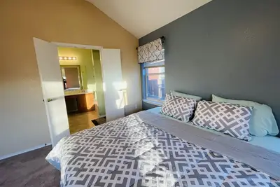 Image de Family Oasis 4br/15 mins to Downtown/ Peaceful