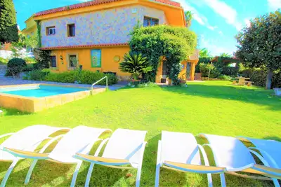 Image de V&V Lloret-Villa Elsa :2 piscines +jardin -piscine couverte et chauffée en hiver