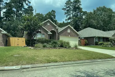 Image de Veranda - heated pool/spa in The Woodlands. Available August 21st!