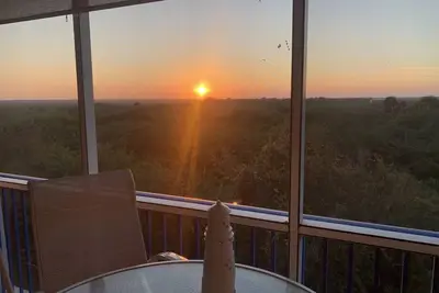 Image de Very Large 2 Bdrm / 2 Bath - Great View-Private Serenity in Resort Style Complex
