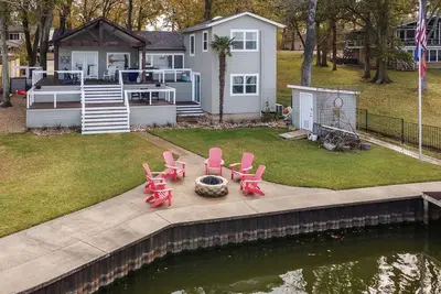 Image de Waterfront - Open lake with amazing views, dock great for fishing and fire pit