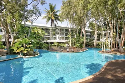 Image de Tropical paradise just moments from the beach, with free Airport transfers.