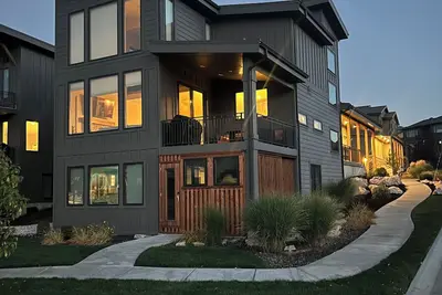 Image de Beautiful Lakehouse on Pineview Reservoir near 3 ski resorts