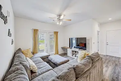Image de ⭐Grey Serenity⭐ 1Br w/Private Balcony Nr Dwtn Jax